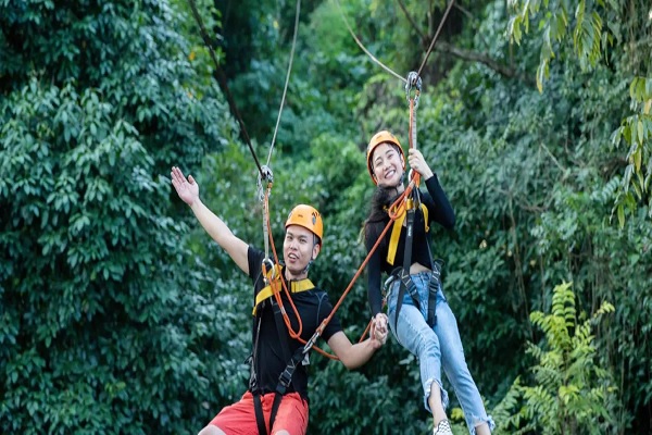 Explore Nature Together: The Ultimate Couple Zipline Forest Experience